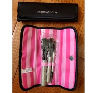 1/$10 or 2/$15 VICTORIA’S SECRET Makeup Brush Set